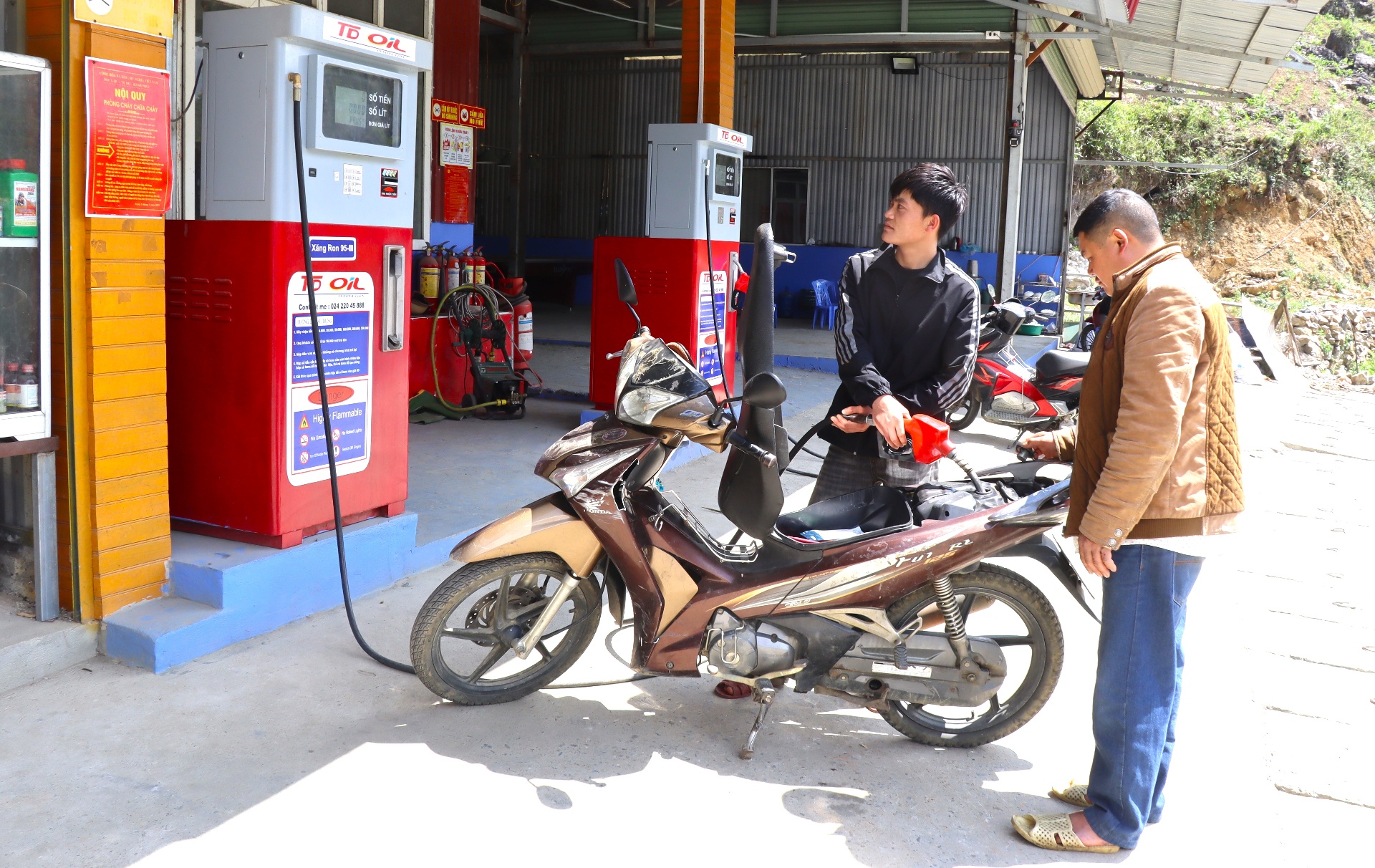 ...đầu tư kinh doanh xăng tự động mang lại thu nhập cao cho người bán.
