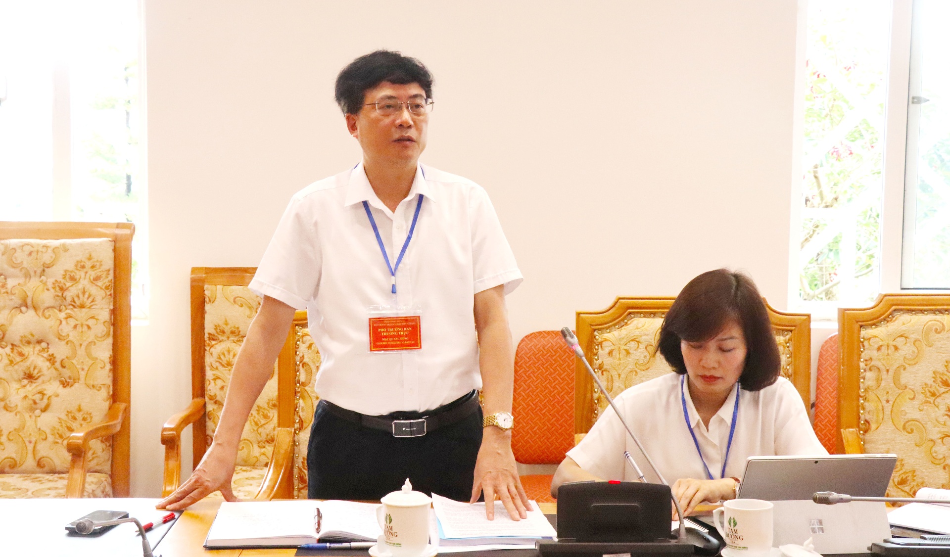 Lãnh đạo Sở giáo dục và Đào tạo tham gia ý kiến.
