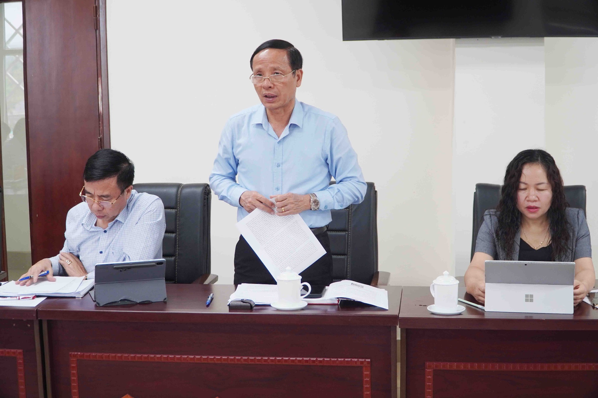 Lãnh đạo Báo Lai Châu phát biểu ý kiến tại Hội nghị